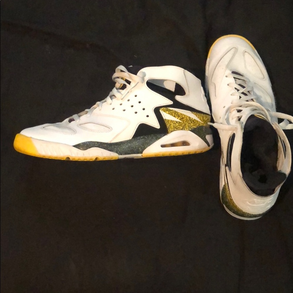 Nike Men’s Huarache size 12